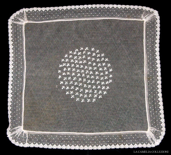fazzoletto 04 - ricamo su tulle 01 - la camelia collezioni