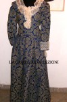 vestiti rinascimentali – vestiti stile 700 – vestiti in tessuto broccato – blu operato manica lunga – la camelia&nbsp;collezioni