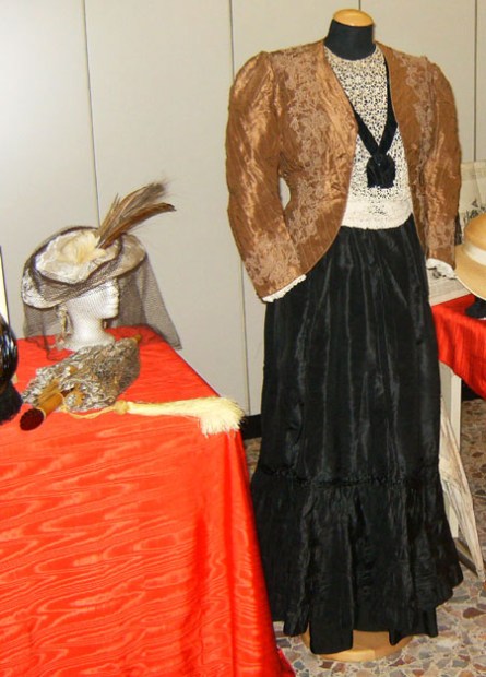 vestito domenicale fine 1800