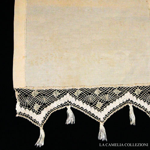 tenda-a-vetro-campione 07 - con-pizzo-al-tombolo-fusello-la-camelia-collezioni