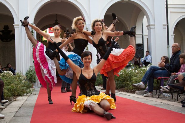 noleggio costumi can can - 