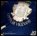 prima del restauro, la parte in&nbsp;velluto