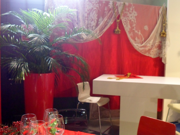 allestimento con tende in tulle -la camelia collezioni