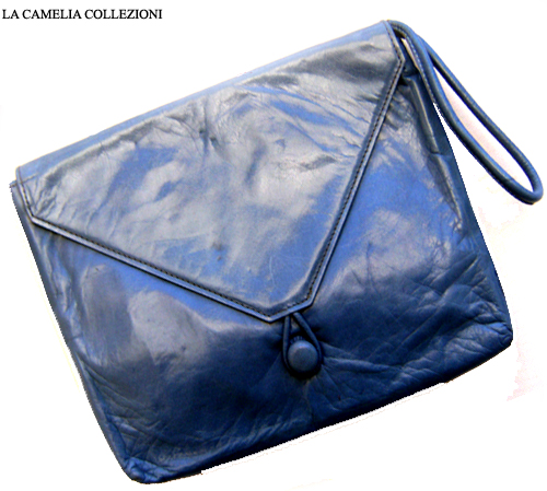 borsa in pelle con chiusura a bottoncino anni 70 - la camelia collezioni