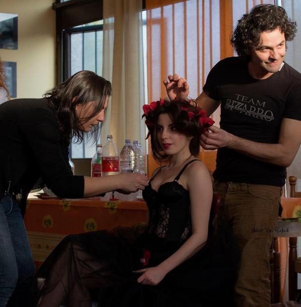 backstage servizio fotografico bianco e nero bizzarro team - la camelia collezioni