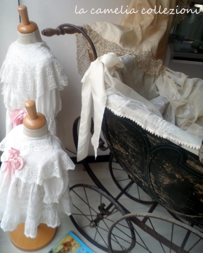 carrozziona-da-neonato-inglese-periodo- metà 1800 - la -camelia-collezioni