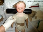 vestitini per bambole – fase recupero restauro conservativo – prima fase bambola pre intervento – la camelia&nbsp;collezioni