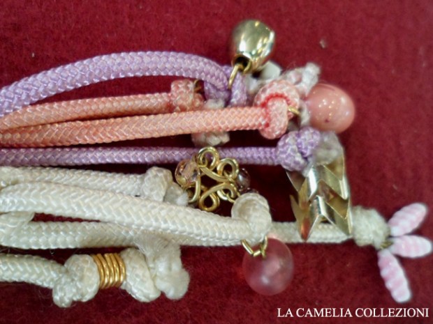 cinture vintage anni 60 - lilla bianca rosa semplice con pendenti finali - la camelia collezioni