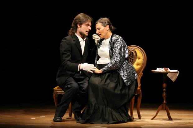 costumi di scena - costumi teatrali - che cosa fece ravetta in francia 1 - la camelia collezioni