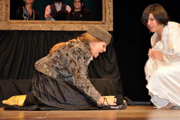 costumi scena - costumi teatrali - stasera checow 1 - la camelia collezioni