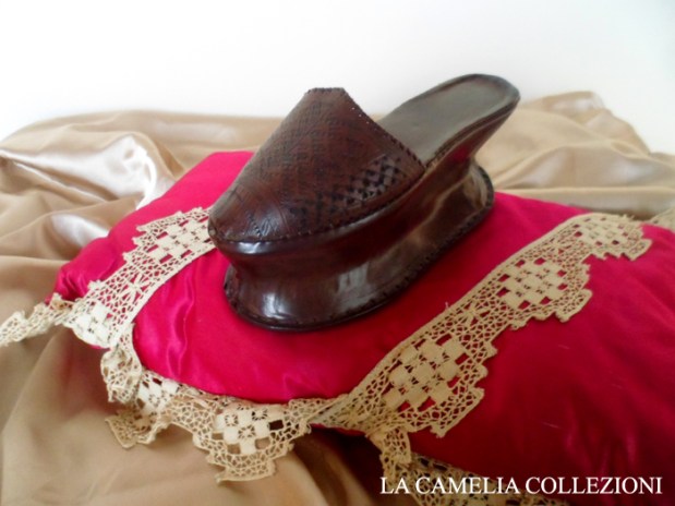 calzature e scarpe d'epoca - tacchi proibiti - la camelia collezioni
