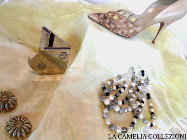 calzature e scarpe d'epoca - tacchi proibiti - scarpa beige - la camelia collezioni