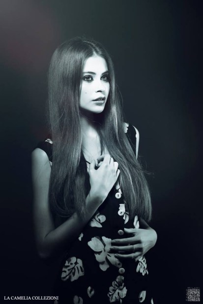 jumpsuit - nera a motivi floreali bianco beige - la camelia collezioni