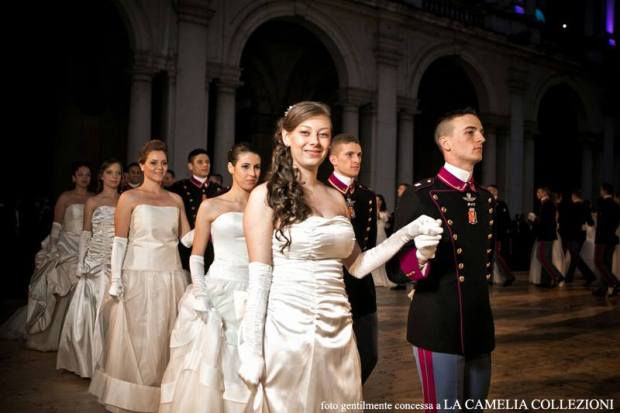 ballo-delle-debuttanti-gran-ballo-delle-debuttanti-noleggio-vestiti-debuttanti-la-camelia-collezioni