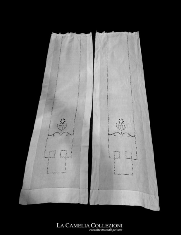 coppia-tende-a-vetro-ricamo-intaglio-colore-bianco-fine-800-la-camelia-collezioni