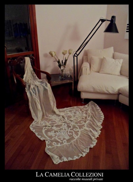 tende-in-tulle-napoleone-iii-tende-in-tulle-con-ricami-la-camelia-collezioni