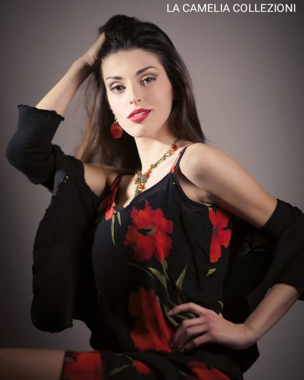 Vestiti fiorati- floral dresses - nero con fiori arancio rossi - la camelia collezioni