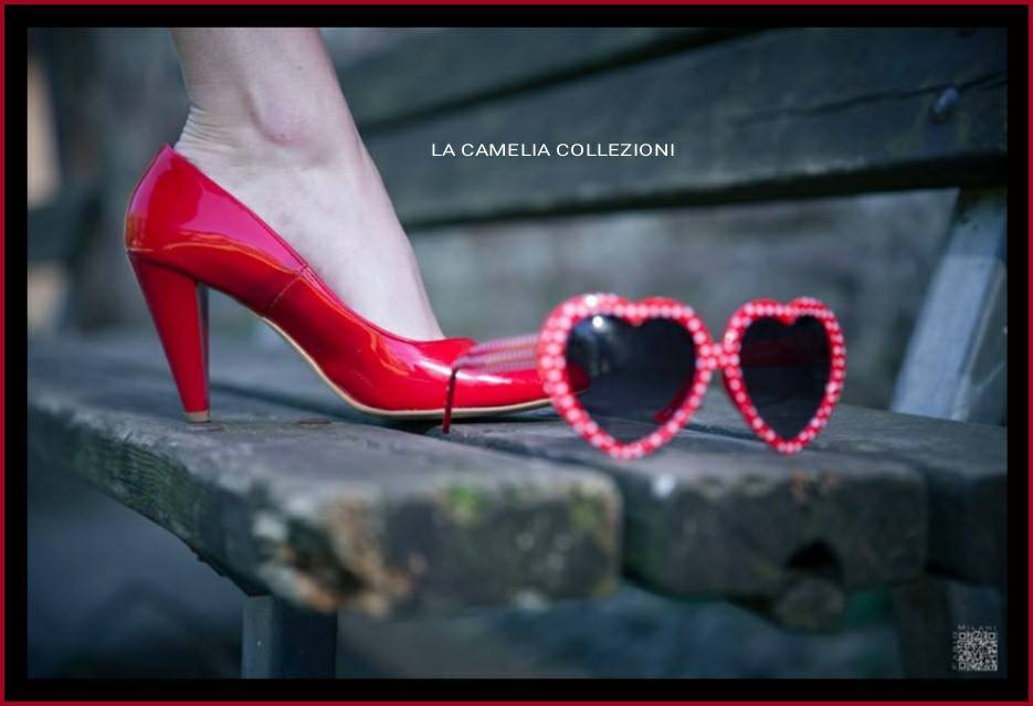 stop violenza sulle donne - la camelia collezioni