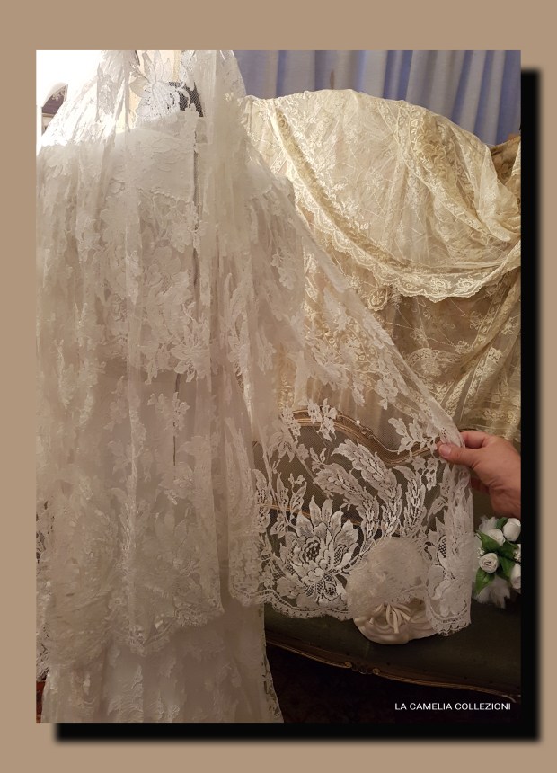 Veli da sposa in pizzo bianco - la camelia