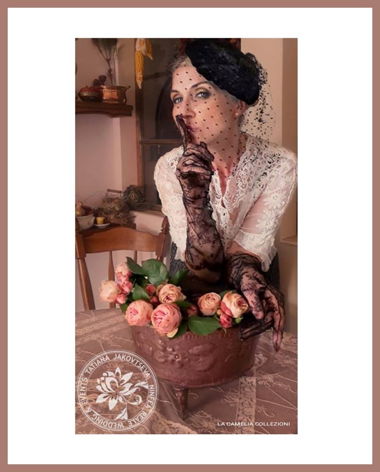 cappello con veletta - nero in velluto - la camelia collezioni