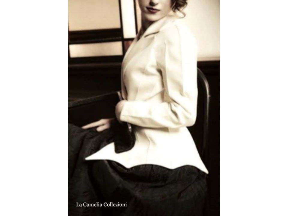 Giacca《Thierry Mugler》Haute Couture con gonna a ruota nera tessuto operato - la camelia collezioni